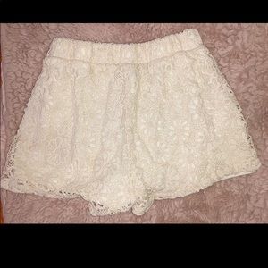 Forever 21 Vintage lace high waisted flowy shorts